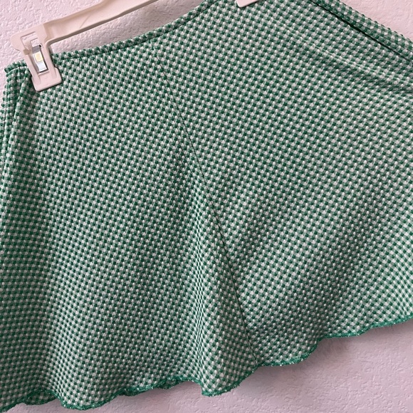 Green Checkered Women's Mini Skirt With Built-in Shorts - Picture 4 of 6